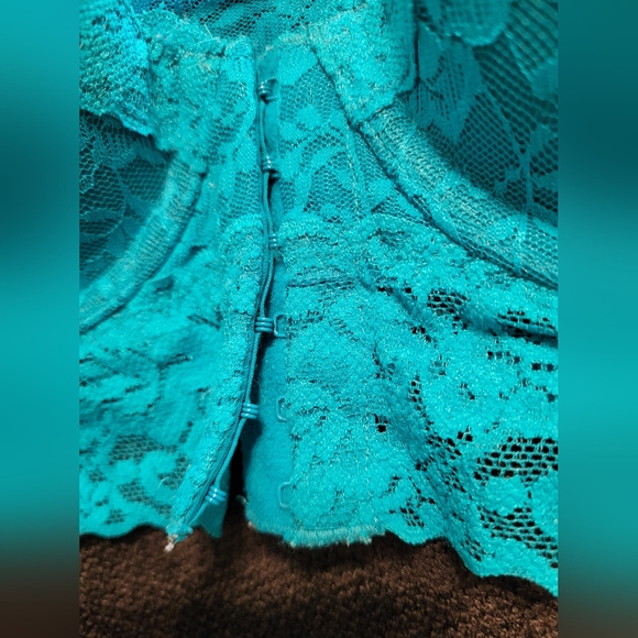 COPY - Lace Bra Turquoise with front closure size Small - Picture 2 of 4